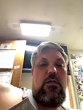 Snapshot of tank32s chatting on 09-14-25, 05:06 tank32s online show from 09-14-25, 05:06