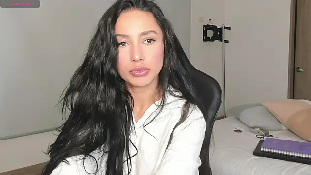 Snapshot of EvaMoet chatting on 02-27-25, 08:06 EvaMoet online show from 02-27-25, 08:06