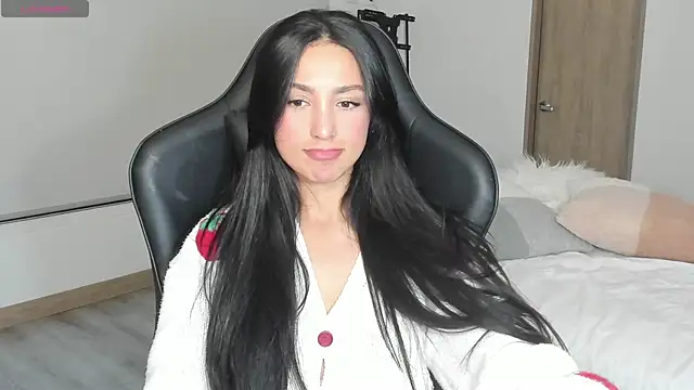 Snapshot of EvaMoet chatting on 03-01-25, 08:34 EvaMoet online show from 03-01-25, 08:34