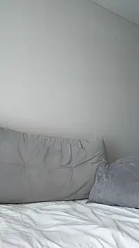 Snapshot of Mia_Roxie chatting on 06-08-26, 02:56 Mia Roxie online show from 06-08-26, 02:56