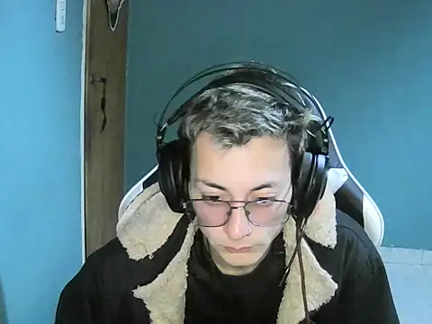 Snapshot of Jughead_16 chatting on 09-10-25, 02:33 Jughead 16 online show from 09-10-25, 02:33