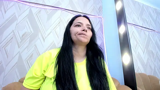 Snapshot of veronica_salas chatting on 02-18-25, 08:58 veronica salas online show from 02-18-25, 08:58