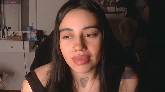 Snapshot of val_bardot chatting on 05-19-26, 05:36 val bardot online show from 05-19-26, 05:36