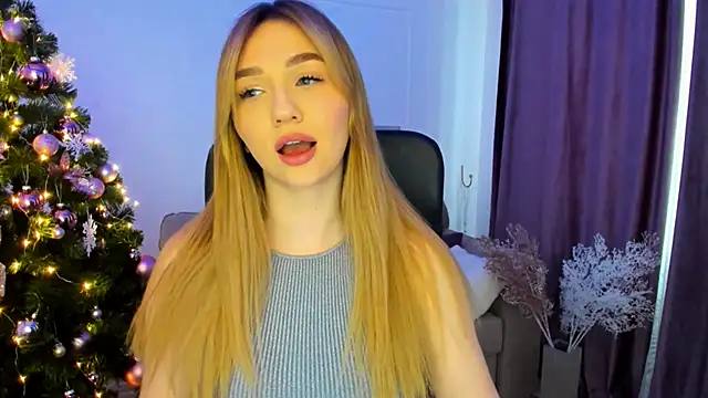 Snapshot of GracefulLook chatting on 12-27-24, 06:46 GracefulLook online show from 12-27-24, 06:46