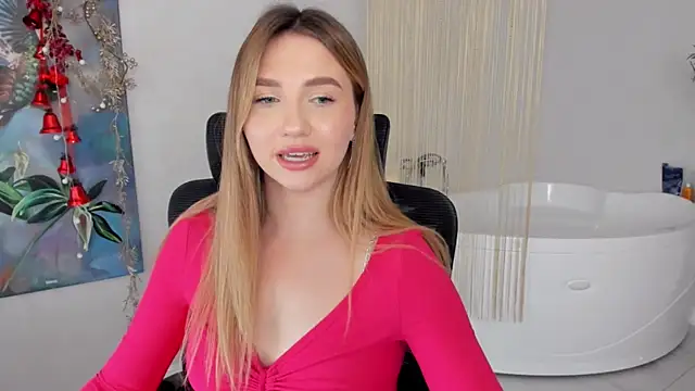 Snapshot of GracefulLook chatting on 01-14-25, 10:38 GracefulLook online show from 01-14-25, 10:38