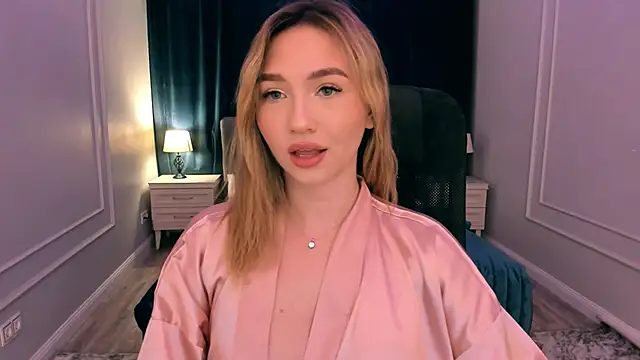 Snapshot of GracefulLook chatting on 01-25-25, 07:39 GracefulLook online show from 01-25-25, 07:39