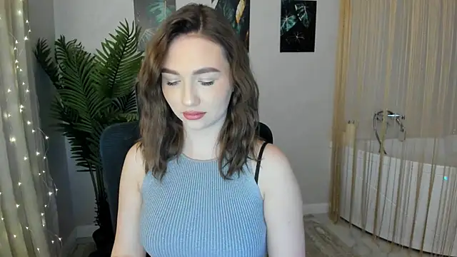 Snapshot of GracefulLook chatting on 02-08-25, 06:44 GracefulLook online show from 02-08-25, 06:44