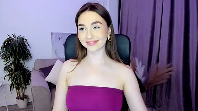 Snapshot of GracefulLook chatting on 02-12-25, 03:29 GracefulLook online show from 02-12-25, 03:29