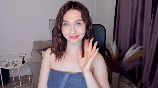 Snapshot of GracefulLook chatting on 03-11-25, 05:24 GracefulLook online show from 03-11-25, 05:24