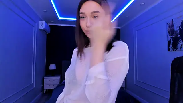 Snapshot of GracefulLook chatting on 03-13-25, 03:54 GracefulLook online show from 03-13-25, 03:54