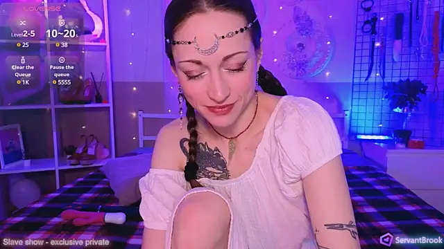 Snapshot of ServantBrook chatting on 02-18-25, 06:04 ServantBrook online show from 02-18-25, 06:04