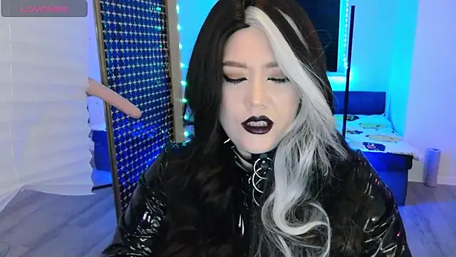 Snapshot of wickedxqueen chatting on 03-08-26, 10:13 wickedxqueen online show from 03-08-26, 10:13