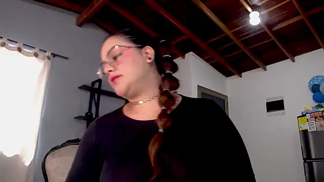 Snapshot of maela1 chatting on 10-12-25, 06:51 maela1 online show from 10-12-25, 06:51