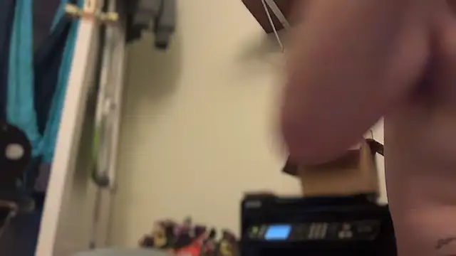 Snapshot of Fr4nk1eFFuxxx chatting on 02-08-25, 11:22 Fr4nk1eFFuxxx online show from 02-08-25, 11:22