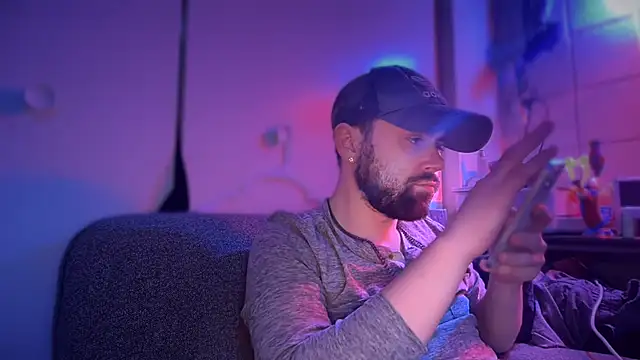 Snapshot of Fr4nk1eFFuxxx chatting on 03-21-25, 12:06 Fr4nk1eFFuxxx online show from 03-21-25, 12:06