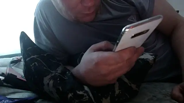 Snapshot of ACABFTP chatting on 12-18-24, 05:42 ACABFTP online show from 12-18-24, 05:42