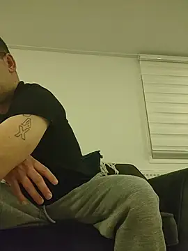 steviebigdick1992 online show from 11-05-25, 06:19