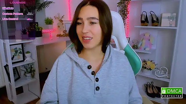  Eliizabeth  online show from 12-15-25, 09:19