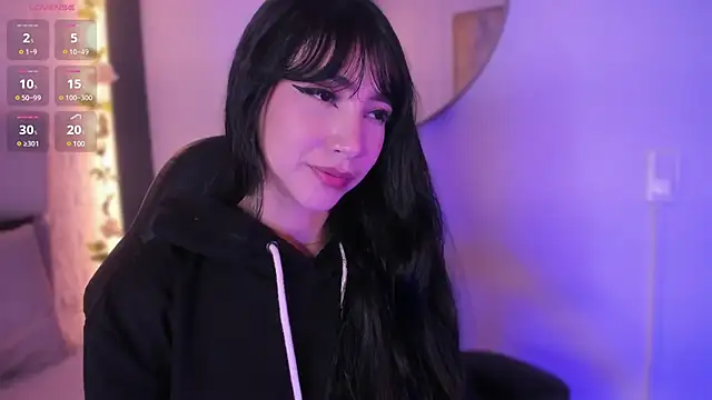 Snapshot of emma_woods_ chatting on 12-15-24, 03:31 emma woods online show from 12-15-24, 03:31