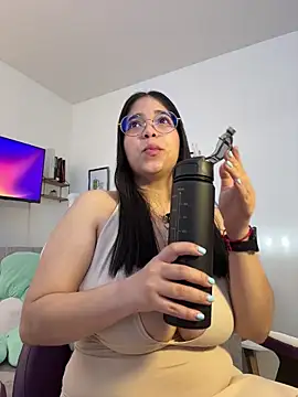 tati reyess online show from 04-27-26, 12:25