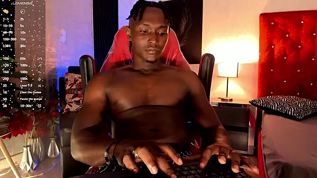 Snapshot of DannSmmith chatting on 11-03-25, 03:52 DannSmmith online show from 11-03-25, 03:52