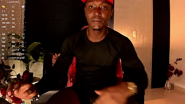 Snapshot of DannSmmith chatting on 11-10-25, 11:53 DannSmmith online show from 11-10-25, 11:53