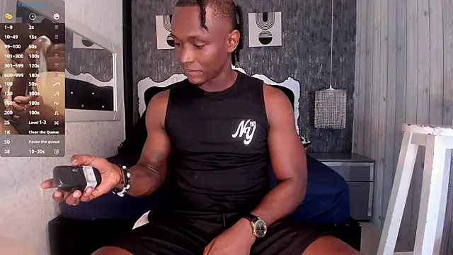 Snapshot of DannSmmith chatting on 11-11-25, 12:38 DannSmmith online show from 11-11-25, 12:38