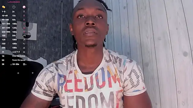 Snapshot of DannSmmith chatting on 11-12-25, 12:38 DannSmmith online show from 11-12-25, 12:38