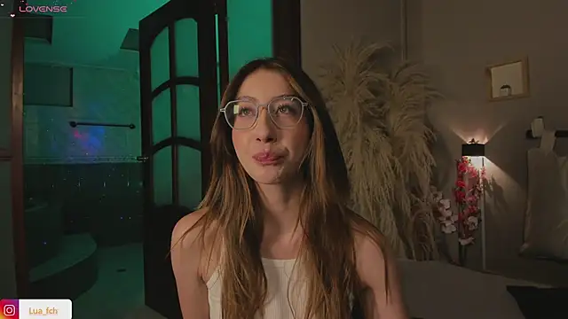 Snapshot of lua_ferch__ chatting on 01-17-25, 04:36 lua ferch online show from 01-17-25, 04:36