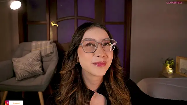 Snapshot of lua_ferch__ chatting on 09-18-25, 12:51 lua ferch online show from 09-18-25, 12:51