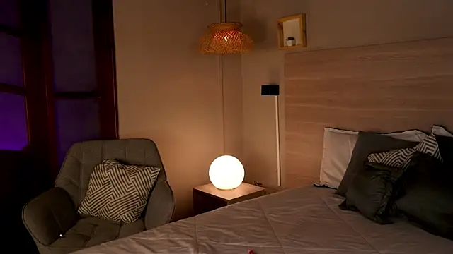 Snapshot of lua_ferch__ chatting on 11-19-25, 01:11 lua ferch online show from 11-19-25, 01:11