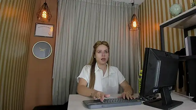 Natalia Suarez online show from 07-01-26, 12:34