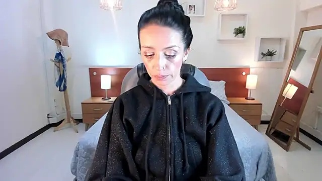 Kristen Garner online show from 01-24-25, 12:52