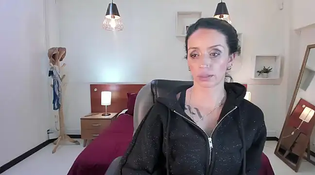 Kristen Garner online show from 02-03-25, 09:07