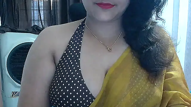 Snapshot of Maria_55 chatting on 05-13-26, 06:11 Maria 55 online show from 05-13-26, 06:11