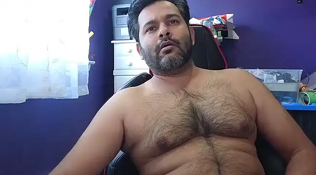 Snapshot of Sakhtlaundaz chatting on 12-02-24, 03:03 Sakhtlaundaz online show from 12-02-24, 03:03