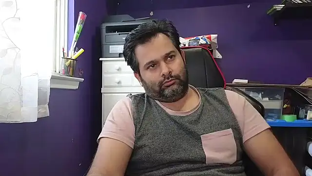 Snapshot of Sakhtlaundaz chatting on 12-16-24, 03:11 Sakhtlaundaz online show from 12-16-24, 03:11