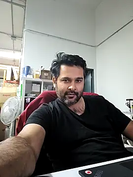 Snapshot of Sakhtlaundaz chatting on 01-03-25, 09:26 Sakhtlaundaz online show from 01-03-25, 09:26