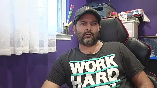 Snapshot of Sakhtlaundaz chatting on 01-05-25, 09:57 Sakhtlaundaz online show from 01-05-25, 09:57