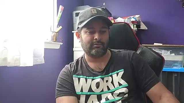 Snapshot of Sakhtlaundaz chatting on 01-06-25, 05:16 Sakhtlaundaz online show from 01-06-25, 05:16