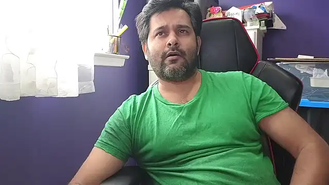 Snapshot of Sakhtlaundaz chatting on 01-07-25, 04:37 Sakhtlaundaz online show from 01-07-25, 04:37