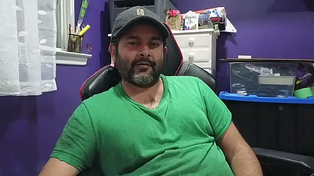 Snapshot of Sakhtlaundaz chatting on 01-12-25, 06:17 Sakhtlaundaz online show from 01-12-25, 06:17