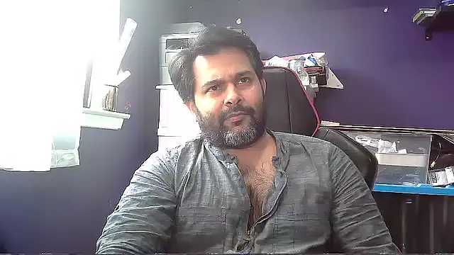 Snapshot of Sakhtlaundaz chatting on 01-19-25, 05:07 Sakhtlaundaz online show from 01-19-25, 05:07