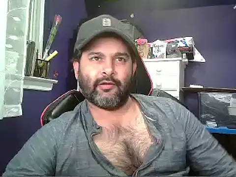 Snapshot of Sakhtlaundaz chatting on 01-20-25, 12:15 Sakhtlaundaz online show from 01-20-25, 12:15