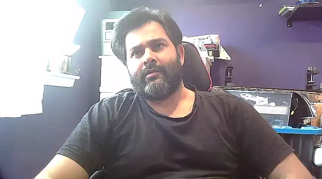 Snapshot of Sakhtlaundaz chatting on 01-28-25, 03:57 Sakhtlaundaz online show from 01-28-25, 03:57