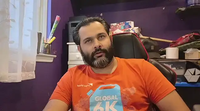 Snapshot of Sakhtlaundaz chatting on 02-15-25, 10:10 Sakhtlaundaz online show from 02-15-25, 10:10