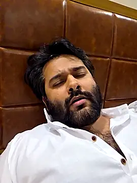 Snapshot of Sakhtlaundaz chatting on 02-24-25, 10:26 Sakhtlaundaz online show from 02-24-25, 10:26