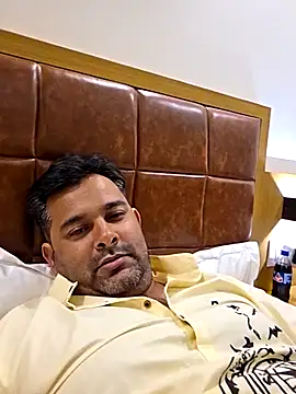 Snapshot of Sakhtlaundaz chatting on 03-07-25, 06:00 Sakhtlaundaz online show from 03-07-25, 06:00