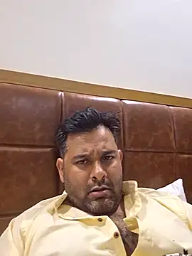 Snapshot of Sakhtlaundaz chatting on 03-08-25, 10:32 Sakhtlaundaz online show from 03-08-25, 10:32