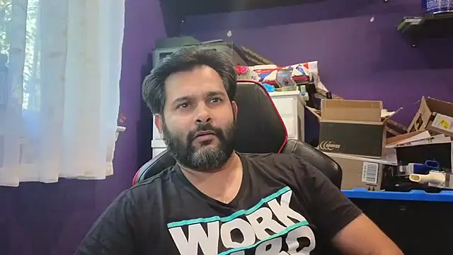 Snapshot of Sakhtlaundaz chatting on 09-11-25, 08:42 Sakhtlaundaz online show from 09-11-25, 08:42